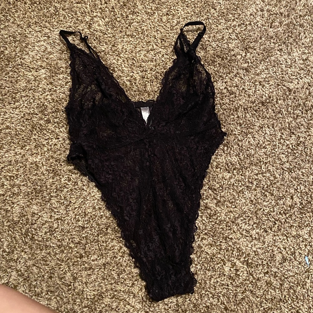 🖤Forever 21 Black Lace V-Neck Bodysuit M🖤